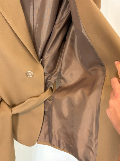 L'AMAR. Camel insect jacket suit. Size 52 (L)