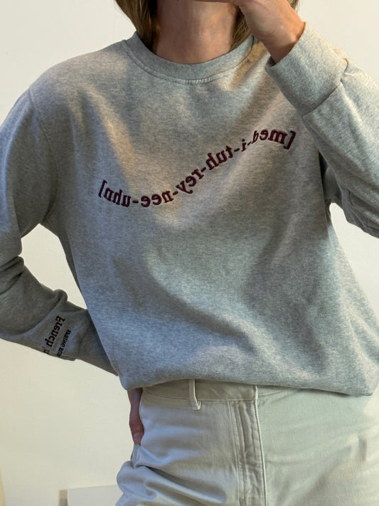 MINT&ROSE. Sudadera gris letras burdeos