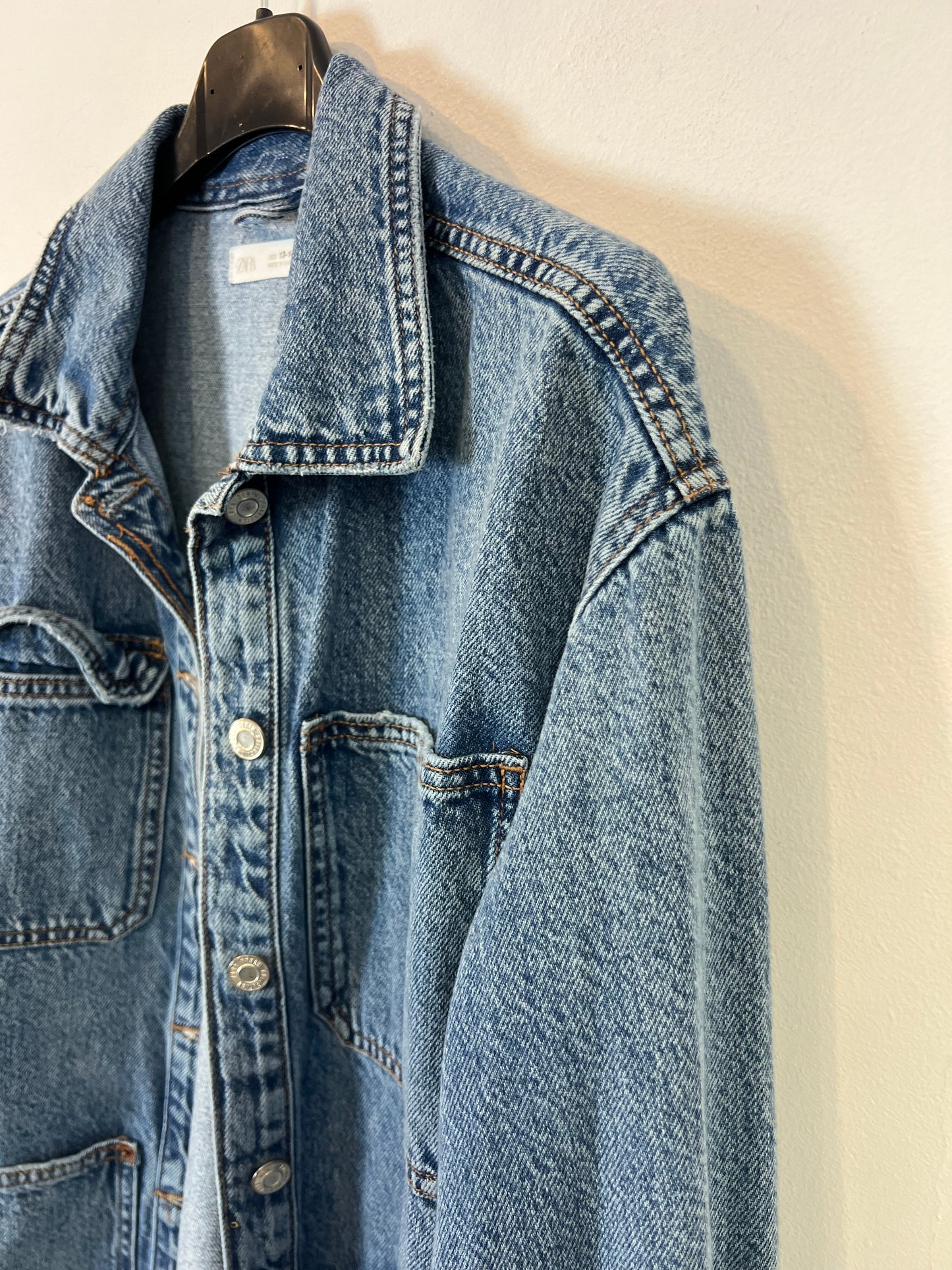 ZARA. Chaqueta denim bolsillos. T 13- 14 años (XS/S)