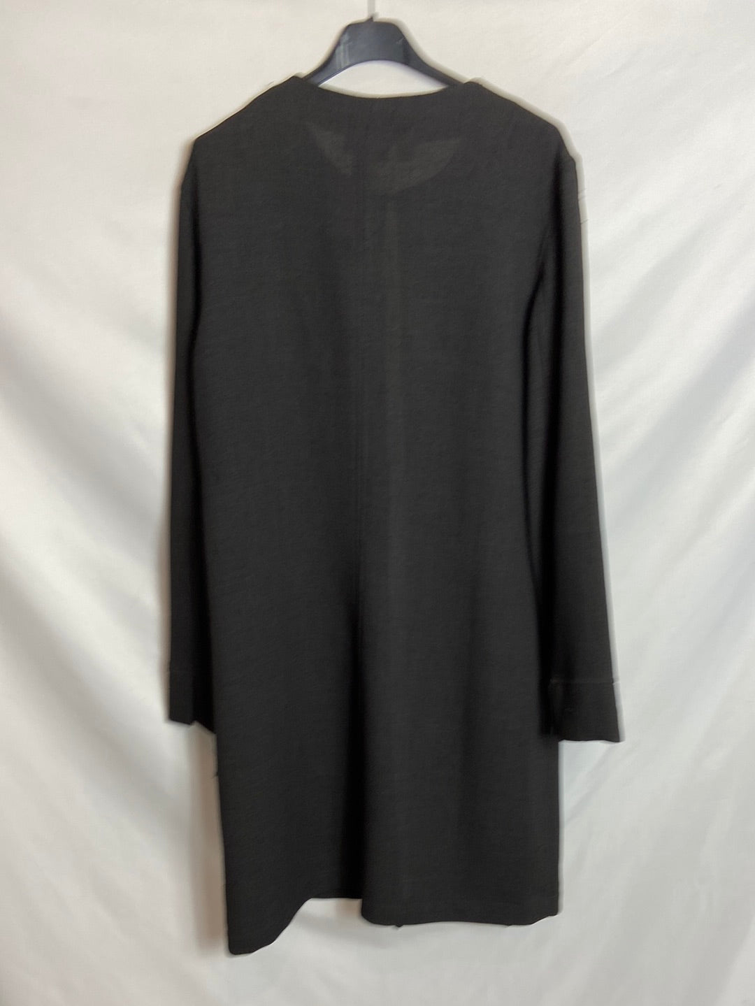 MANGO. Chaqueta fina negra T.42