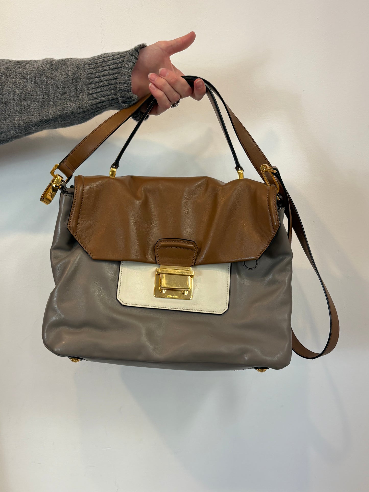 MIU MIU. Bolso efecto maletín tricolor