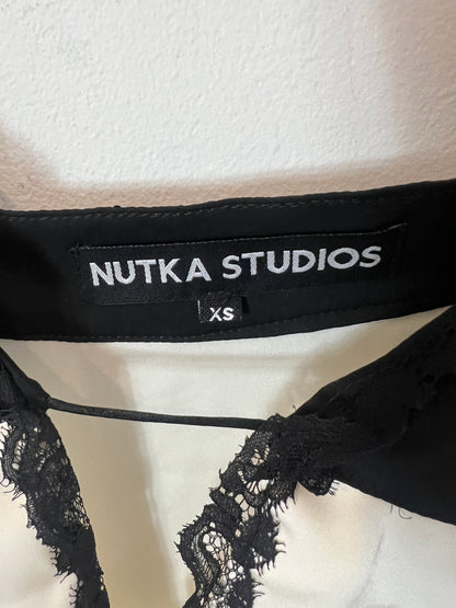 NUTKA STUDIOS. Vestido corto seda lencero. T XS