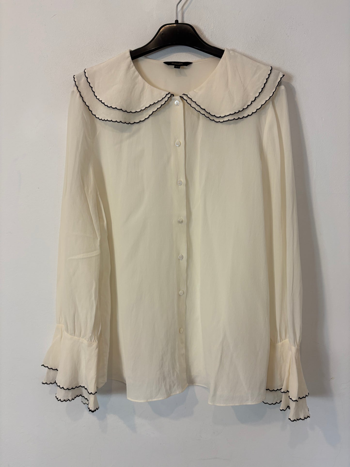 MASSIMO DUTTI. Blusa seda detalle bordados