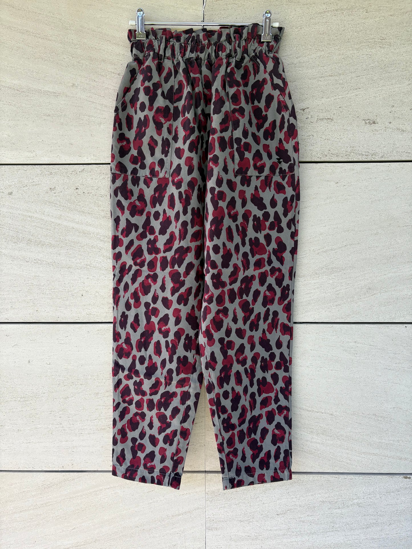 SISTERS DEPARTMENT. Pantalón estampado  bolsillos