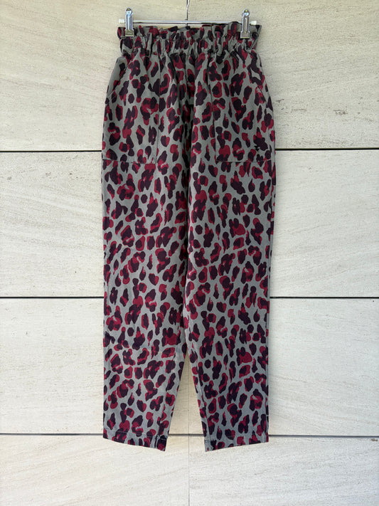 SISTERS DEPARTMENT. Pantalón estampado  bolsillos