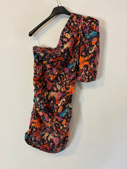 CUPLÉ. Vestido corto estampado asimetrico