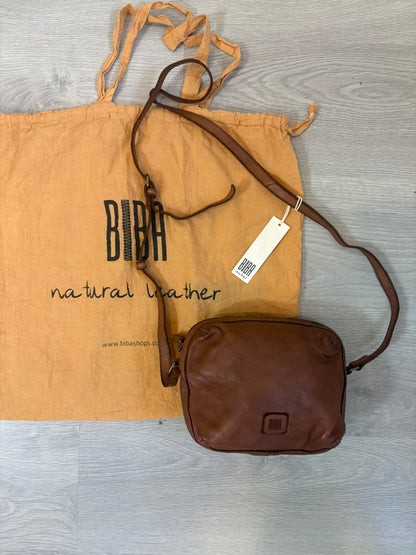 BIBA. Bolso piel marrón asa larga