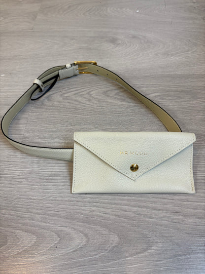 MR MOOD. Cinturón piel color crudo