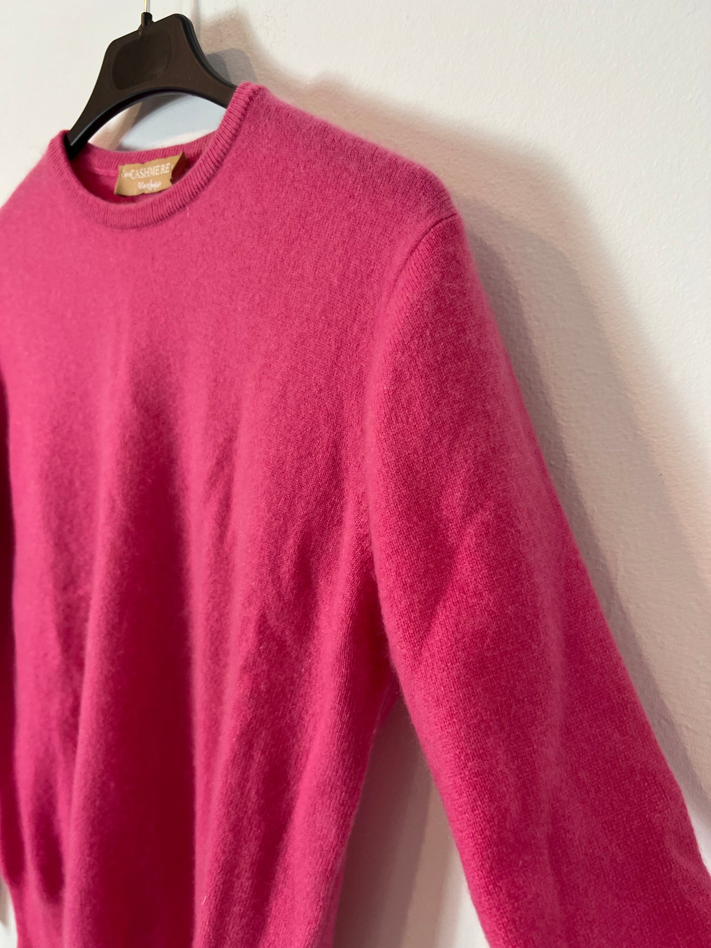 EL CORTE INGLÉS. Fuchsia cashmere sweater. Size 40 (S/M)