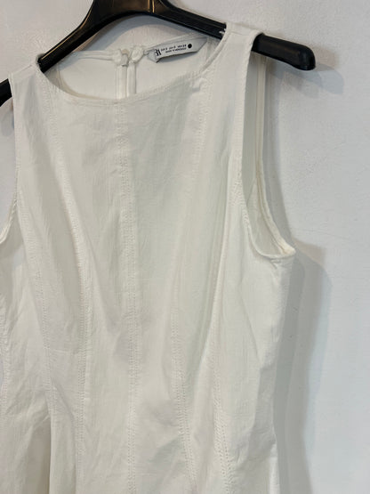 ZARA. Vestido corto blanco
