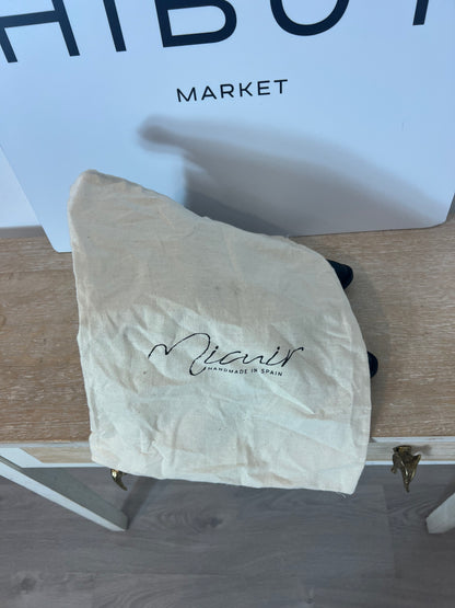 MICUIR. Botines negros tachuelas T.38