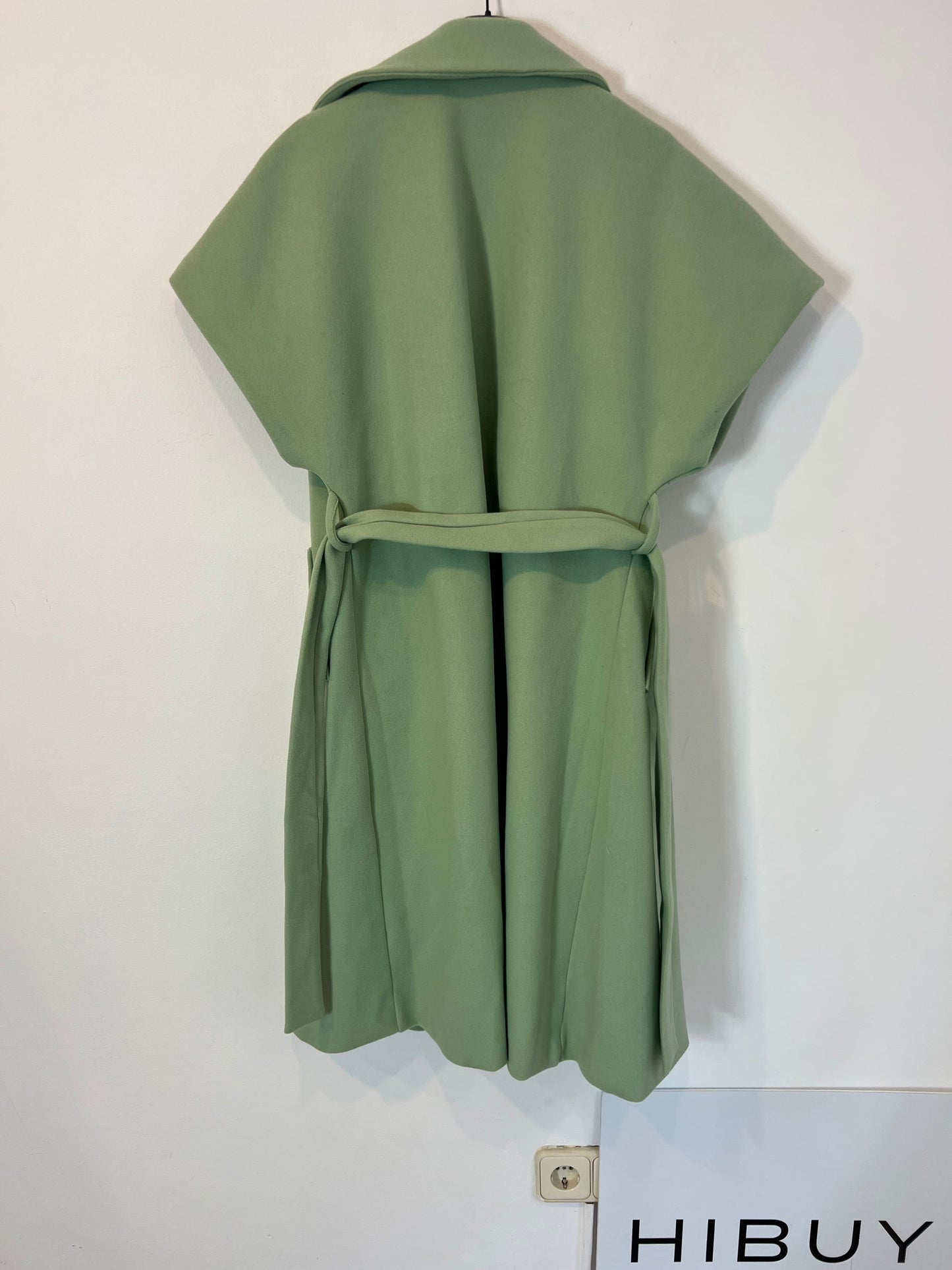 LA COMET. Mint green sleeveless coat. TL
