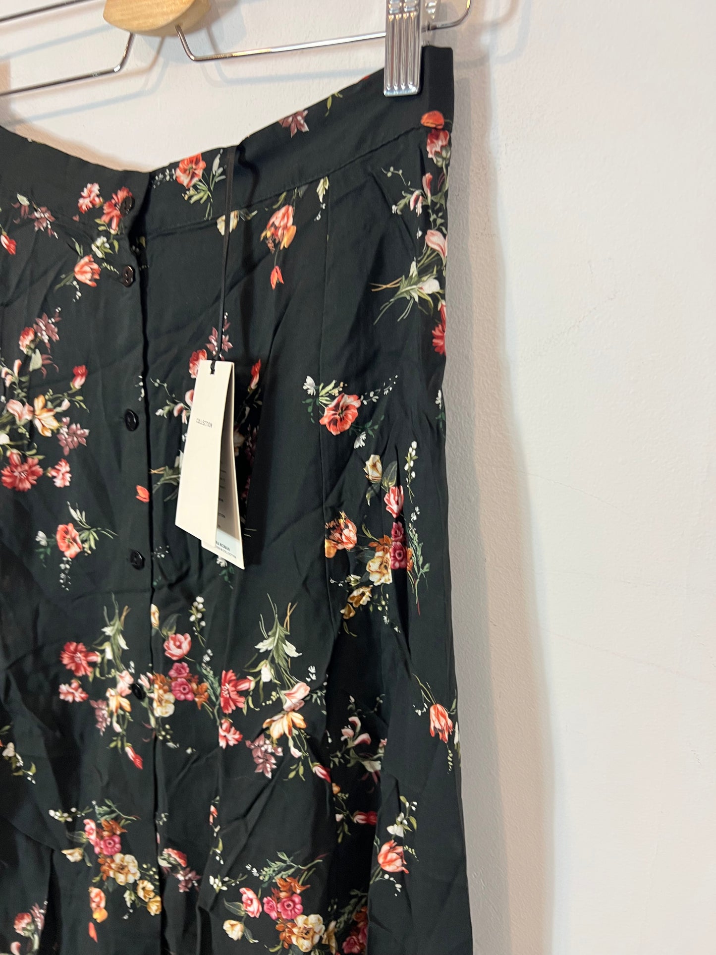 ZARA. Falda midi abotonada estampada. T XS