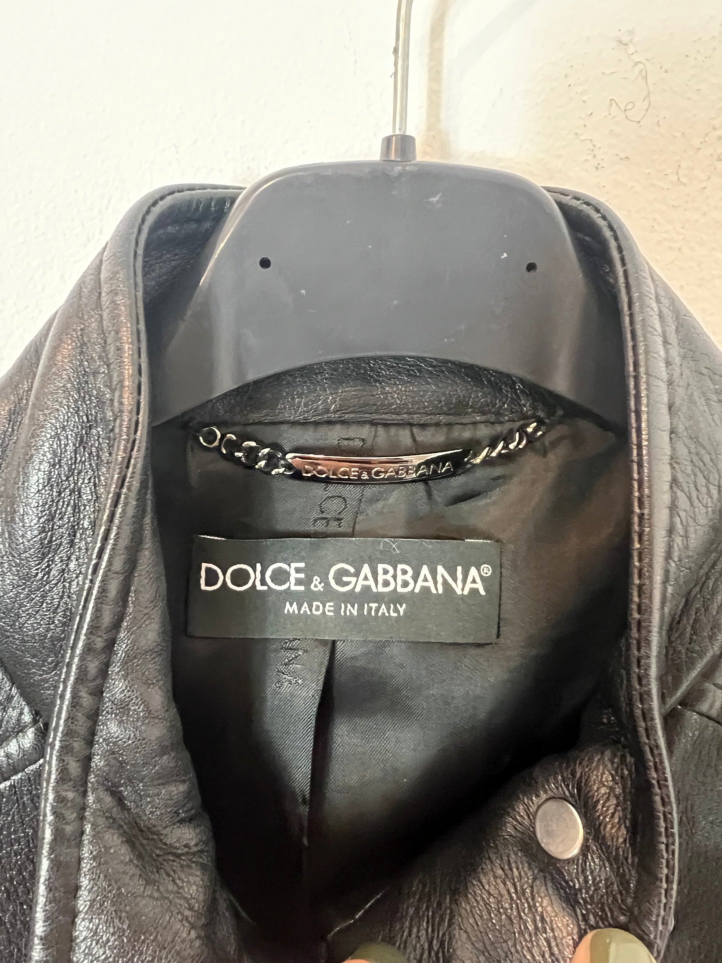 DOLCE & GABBANA. Chaqueta piel negra.. T 42 (38)