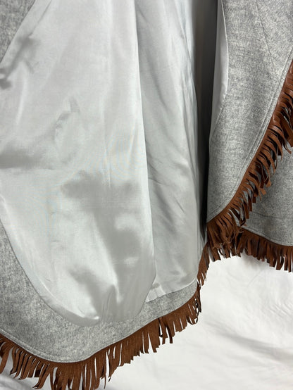 GEORGES RECH. Total look gris jaspeado y flecos en piel. T 36