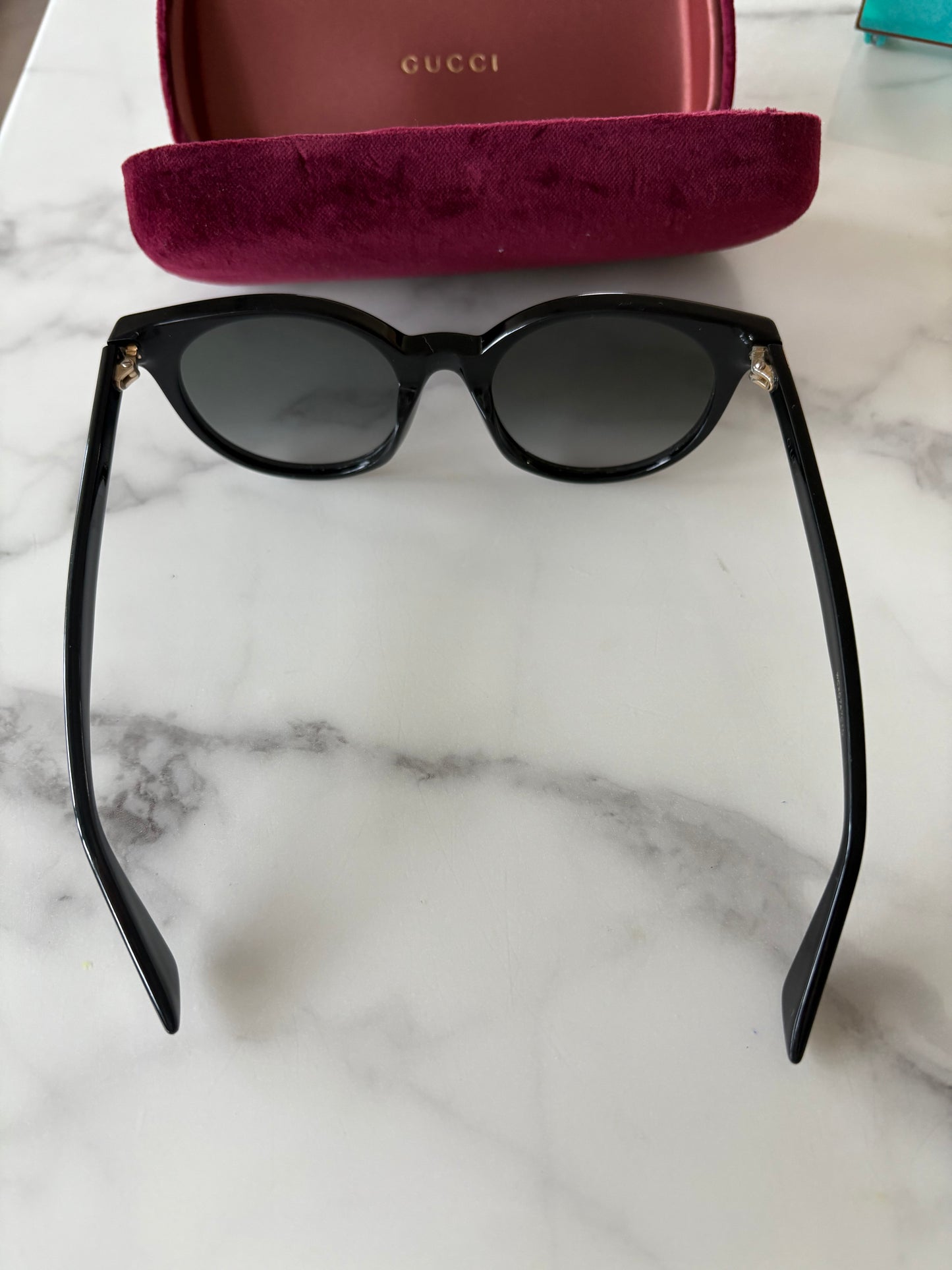 GUCCI. Gafas de sol negras