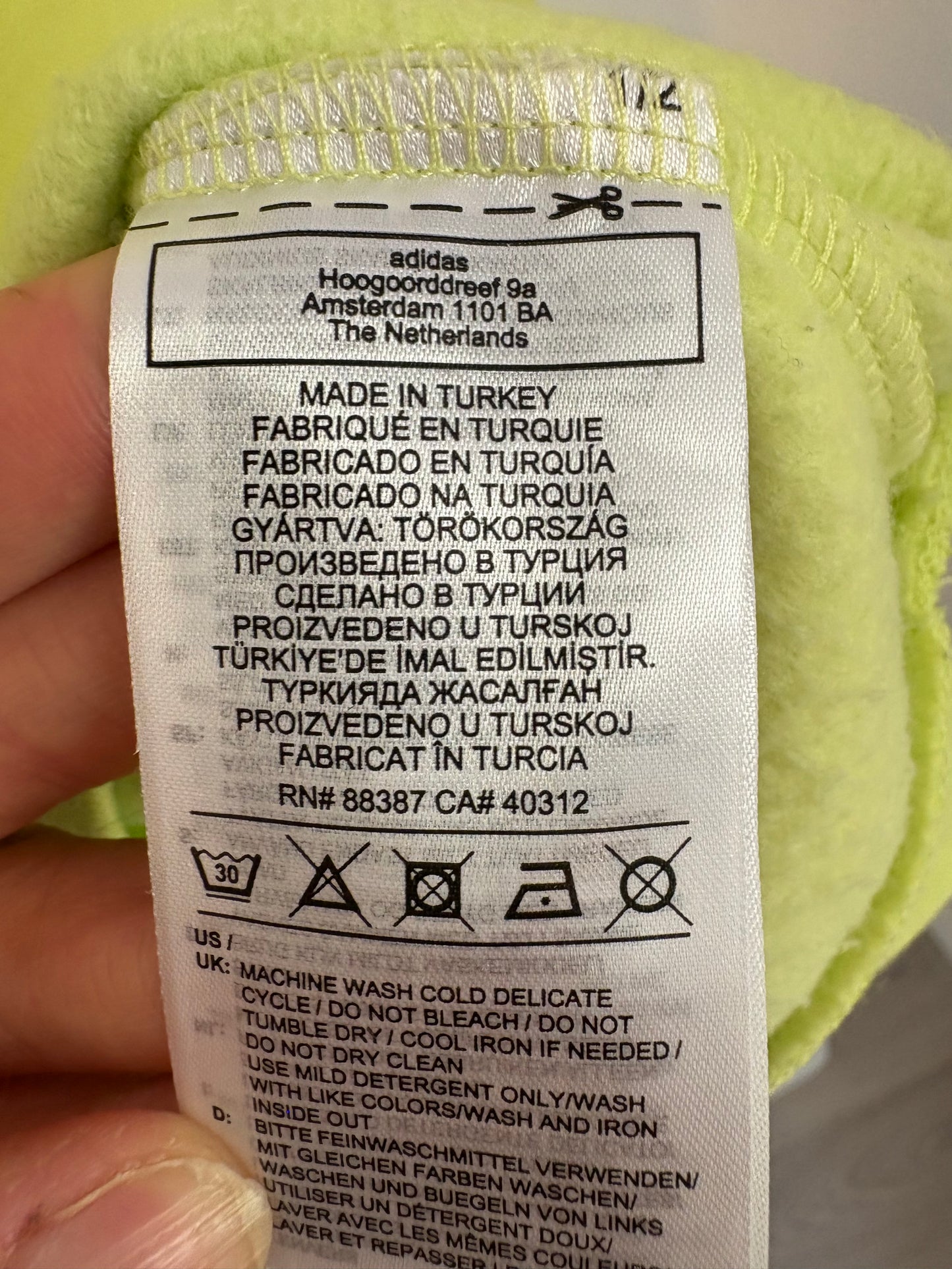 ADIDAS. Fluorescent lime sweatshirt. TL