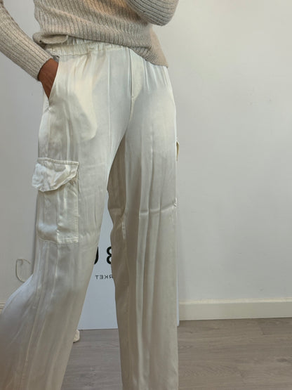 UMO COLLECTION. Pantalón satinado bolsillos. T 38