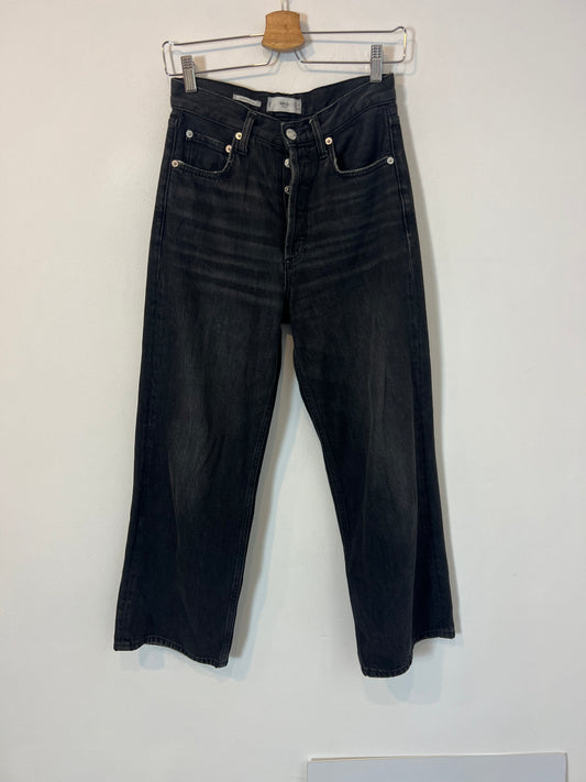 MANGO. Denim recto abotonado negro. T 36