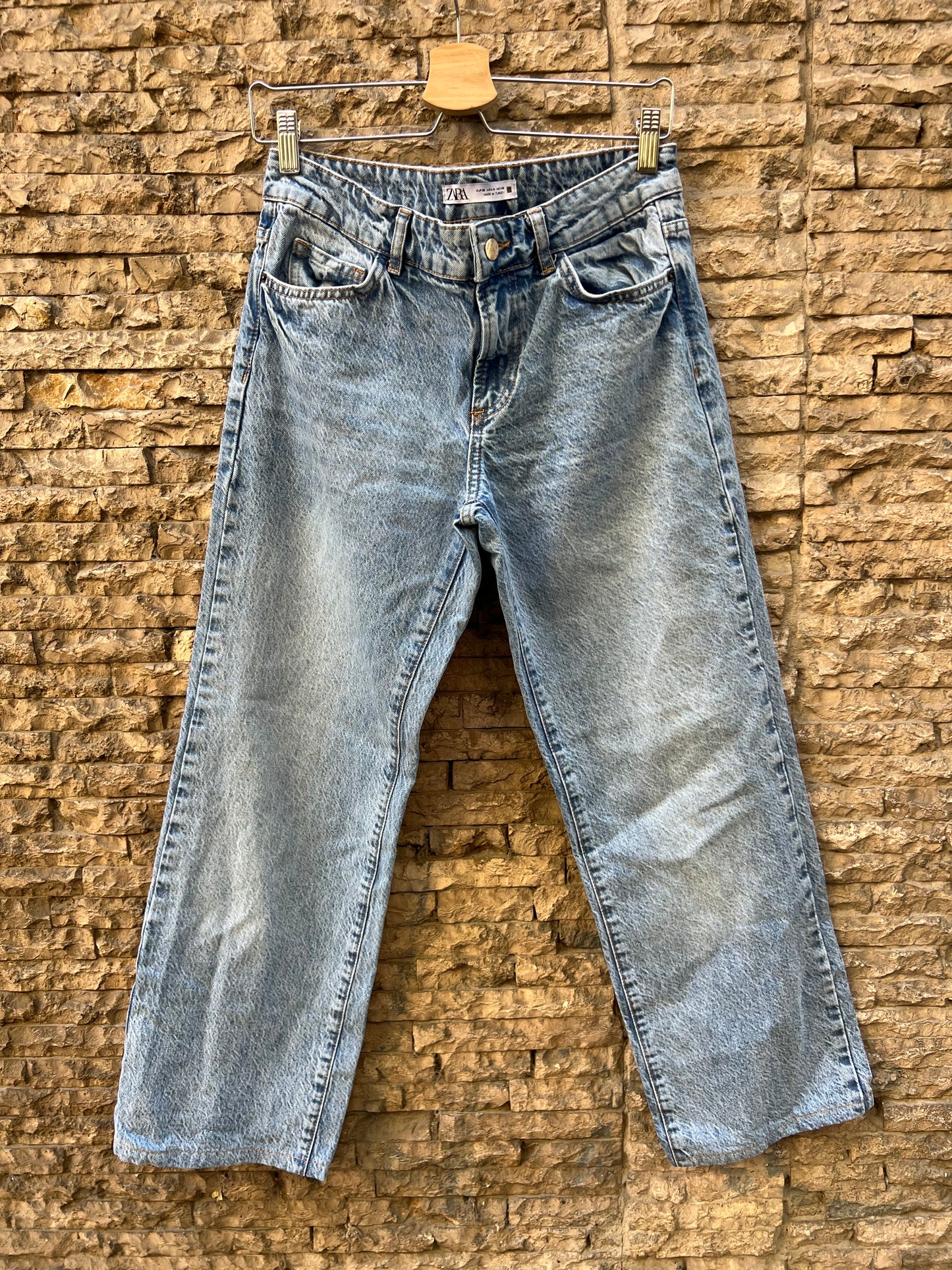 ZARA. Denim recto claro. T 36