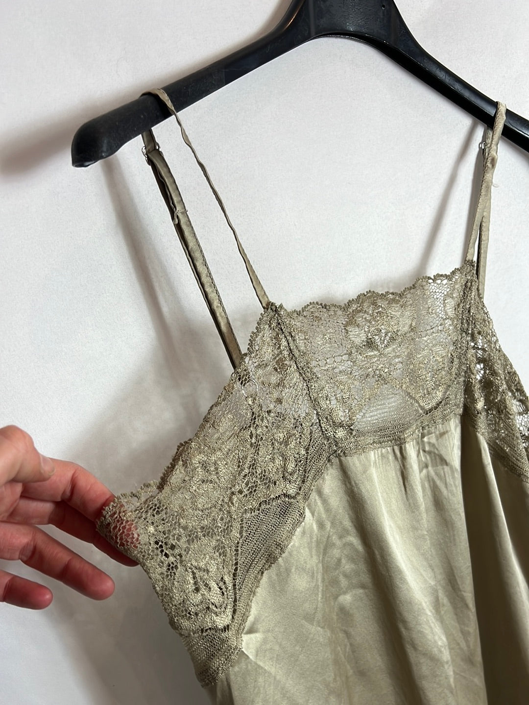 TWIN-SET. Top seda verde claro encaje. T M