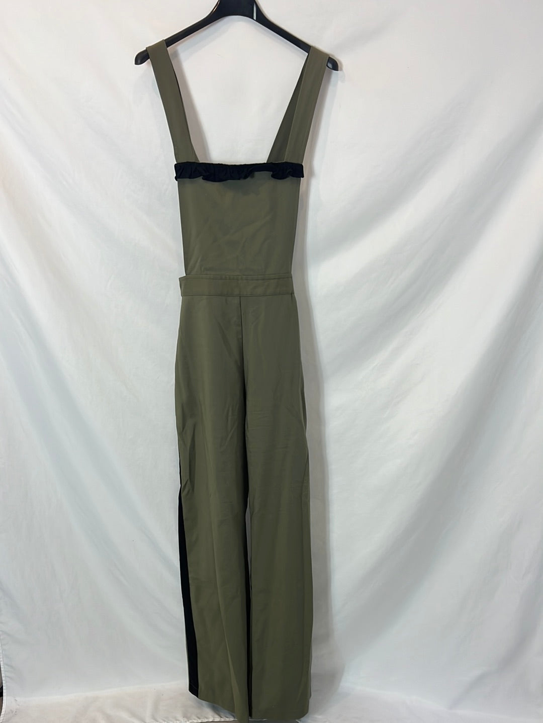 IQ COLLECTION. Peto verde detalles negros T.s