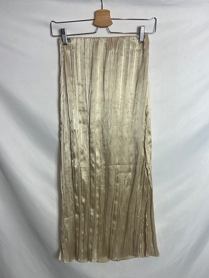 ZARA. Falda midi textura dorada. T XS