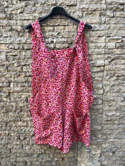 OTRAS. Peto corto flores rosas. T M