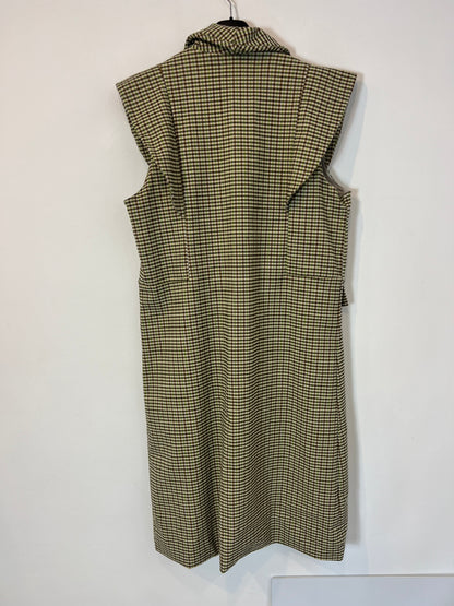 LOLITA. Chaleco de cuadros verde y marrón T.m