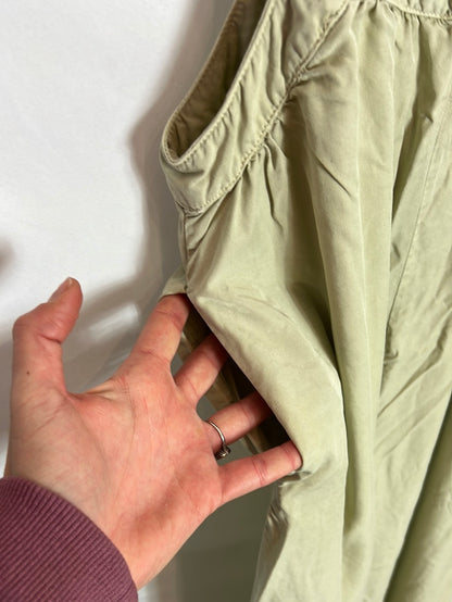 ZARA. Peto verde fluido abotonado. T M