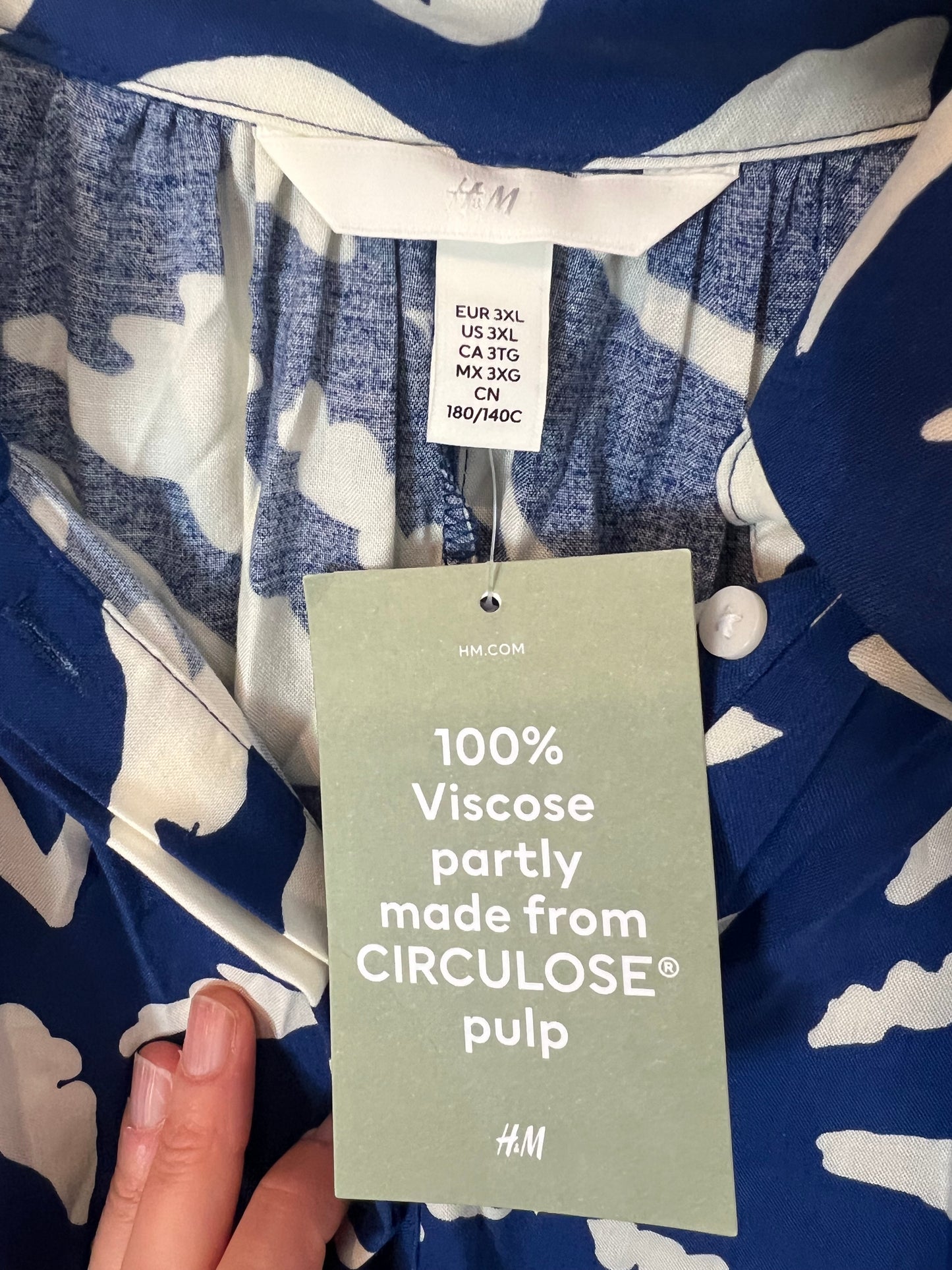 H&M. Vestido azul flores blancas  T.3xl