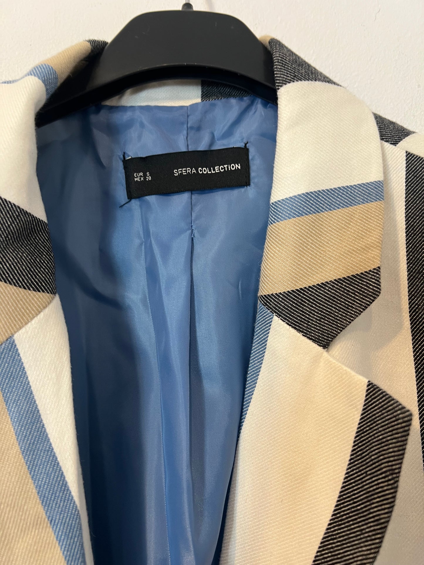 SFERA. Blazer rayas mezcla