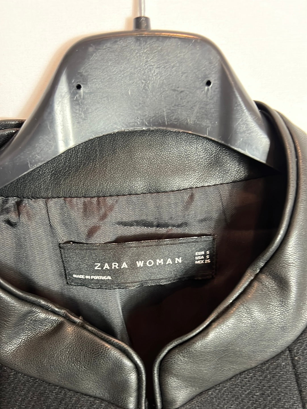 ZARA. Capa negra paño T.s