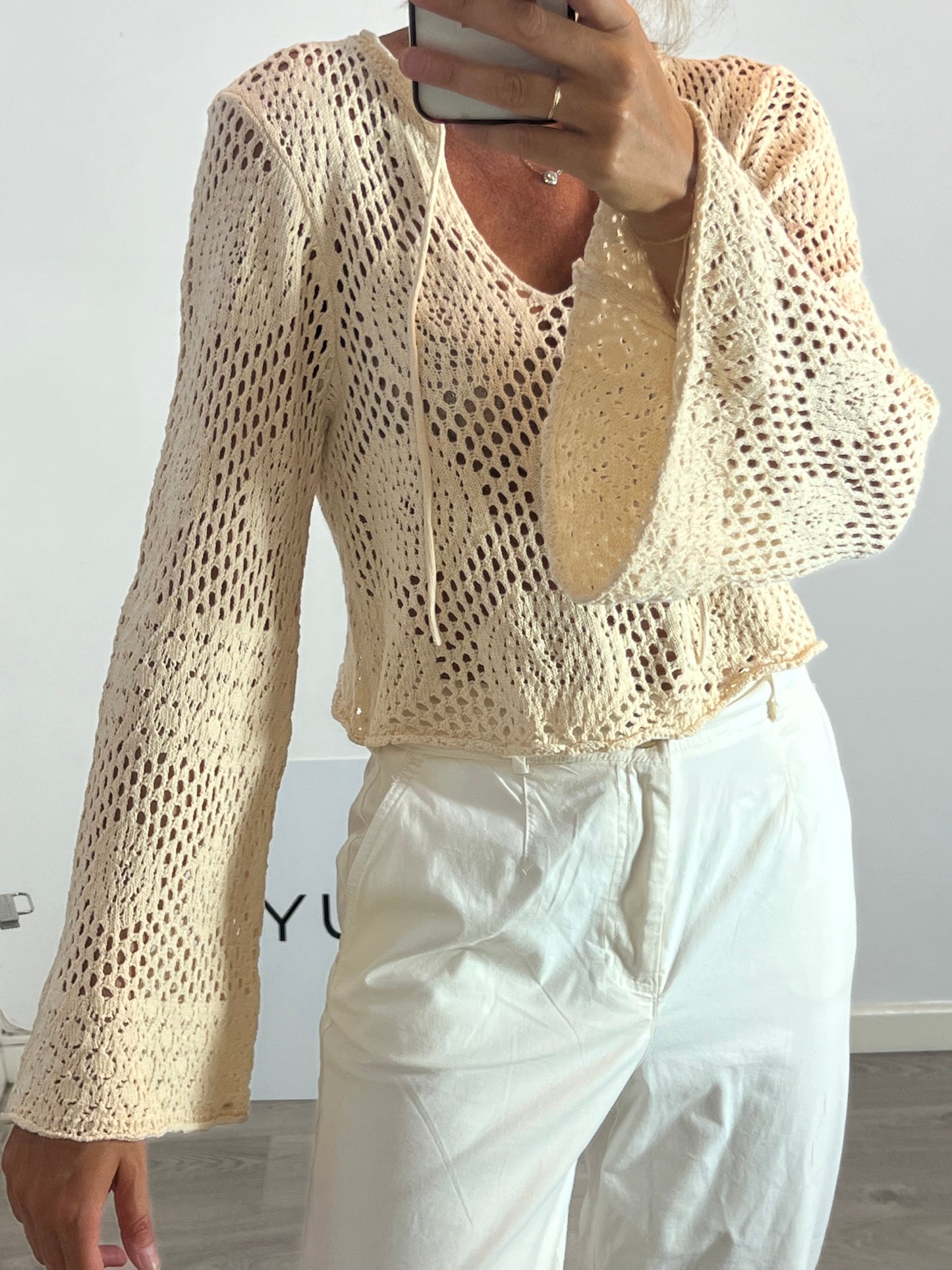 ZARA. Top calado beige. T S