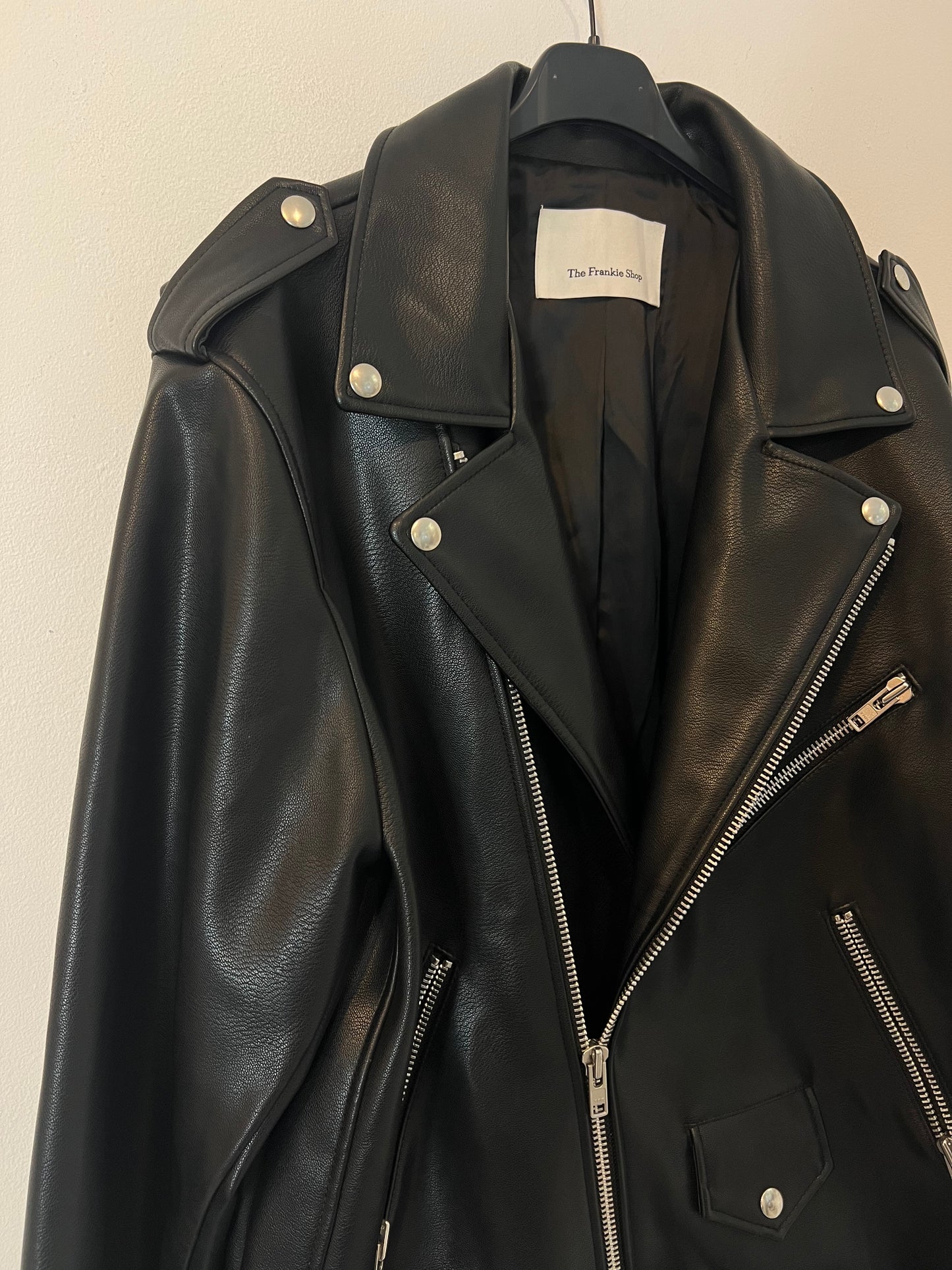 IMAN. White ribbed top Tm