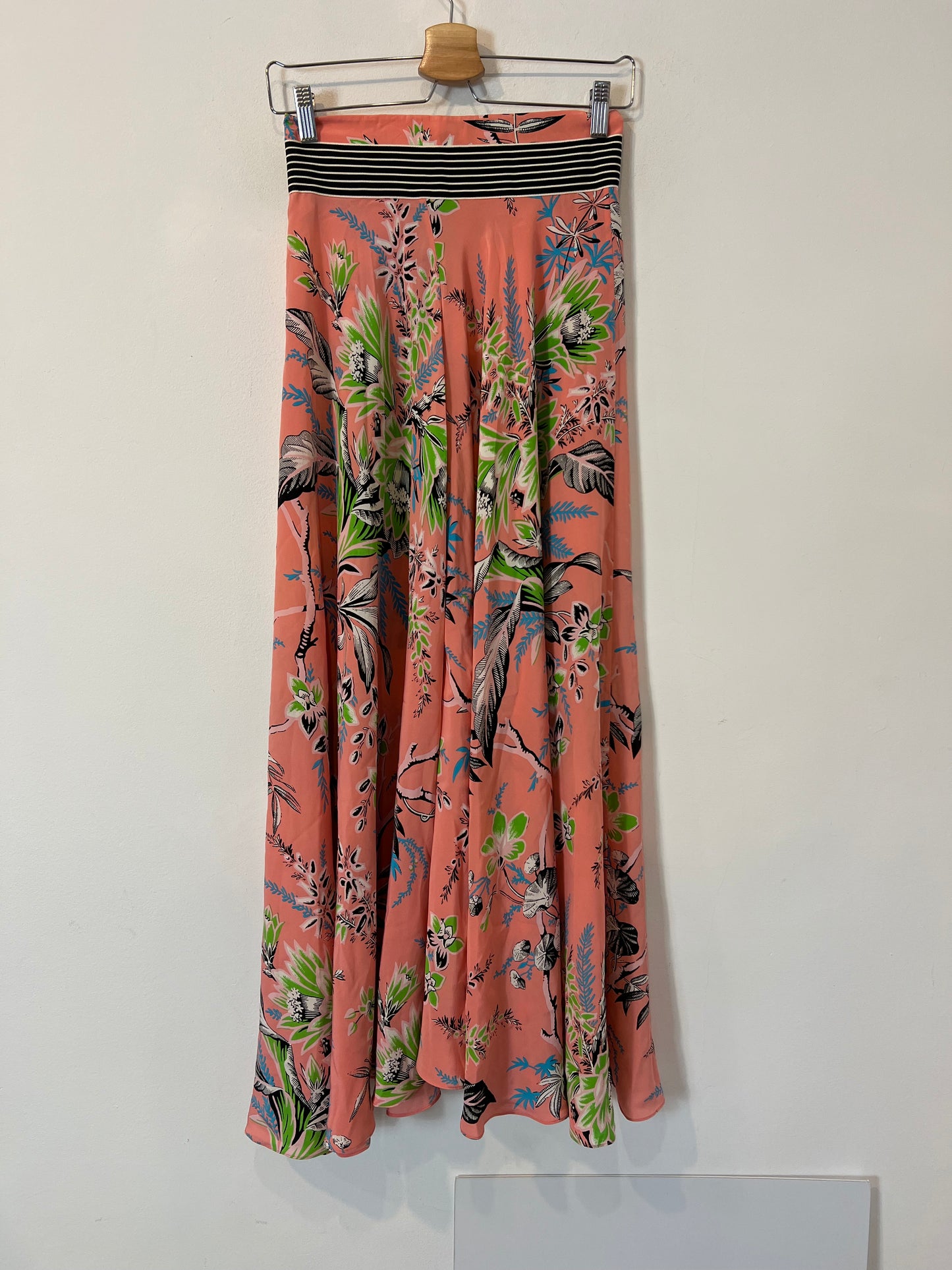 DIANE VON FURSTENBERG. Falda larga estampada seda