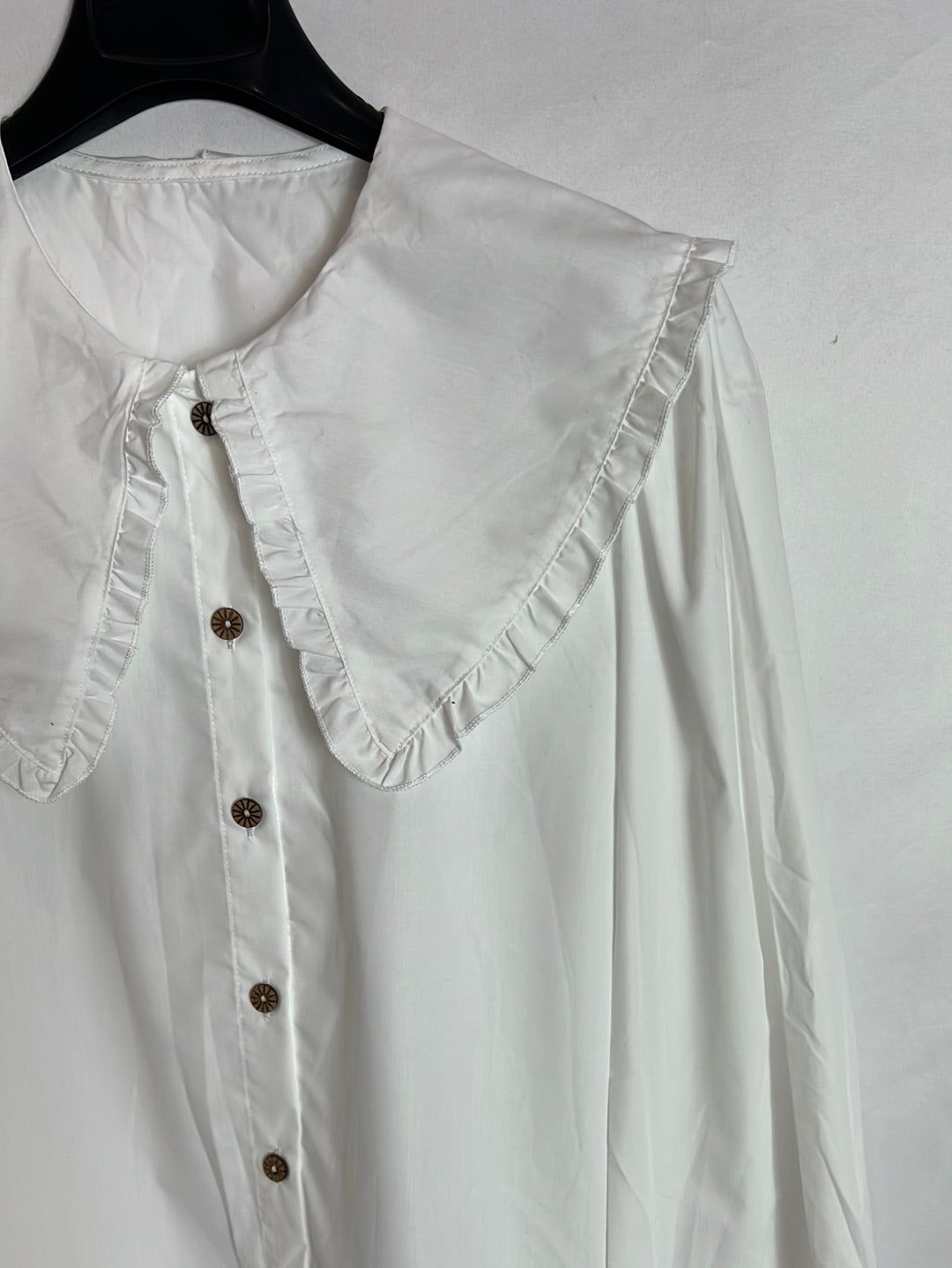 OTRAS. Blusa blanca cuello bebe Tu(s)