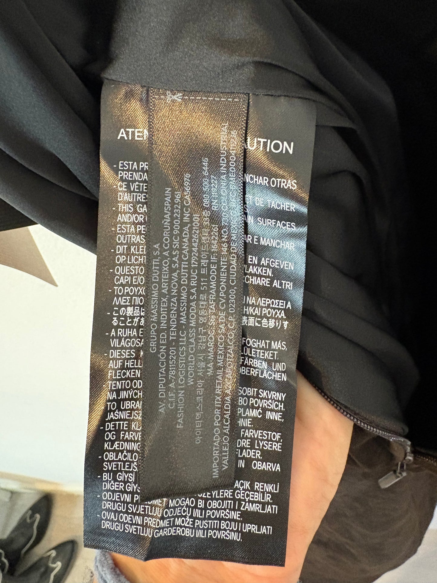 MASSIMO DUTTI. Vestido midi piel