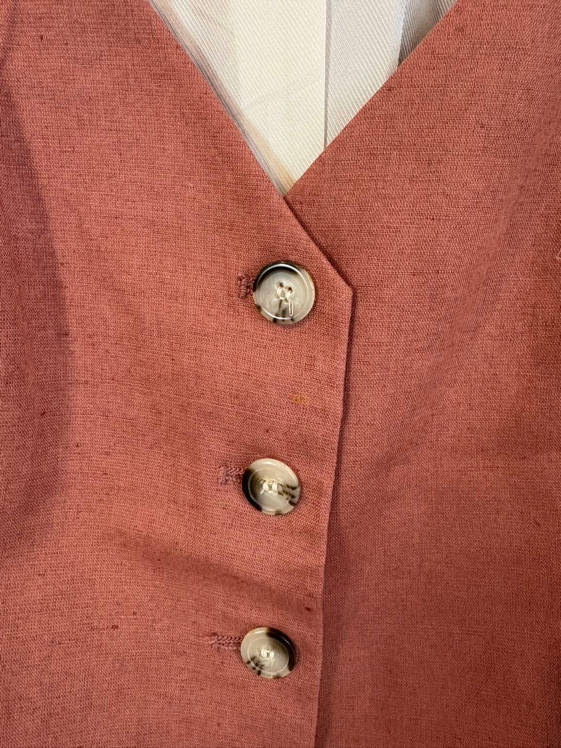 ZARA. Chaleco rosa oscuro  con lino