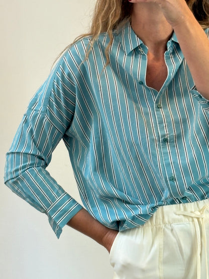 SESSÚN. Camisa azul turquesa rayas