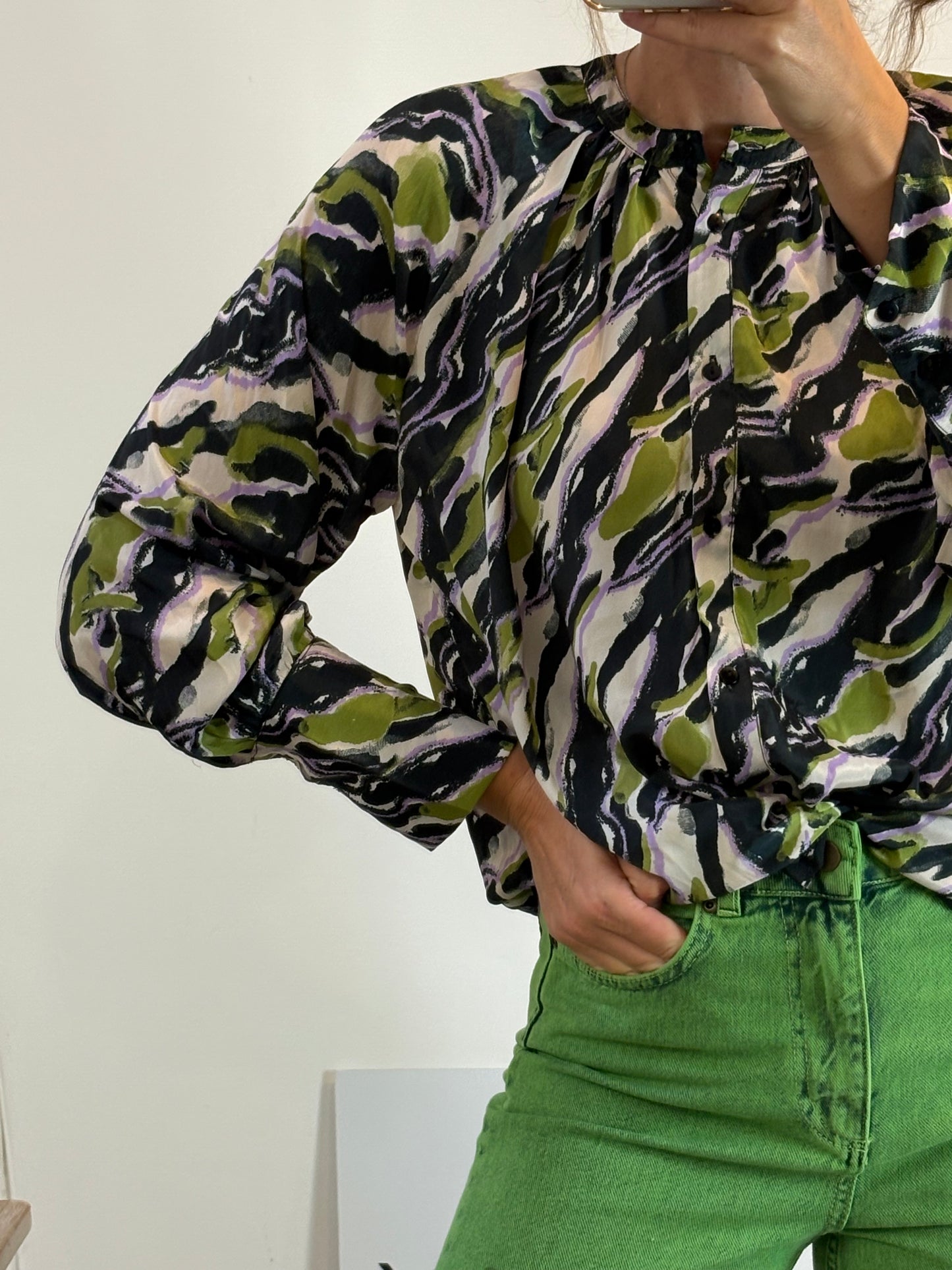 NURIA COBO. Blusa estampada fluida