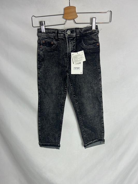 ZARA. Distressed gray denim. Size 6 years
