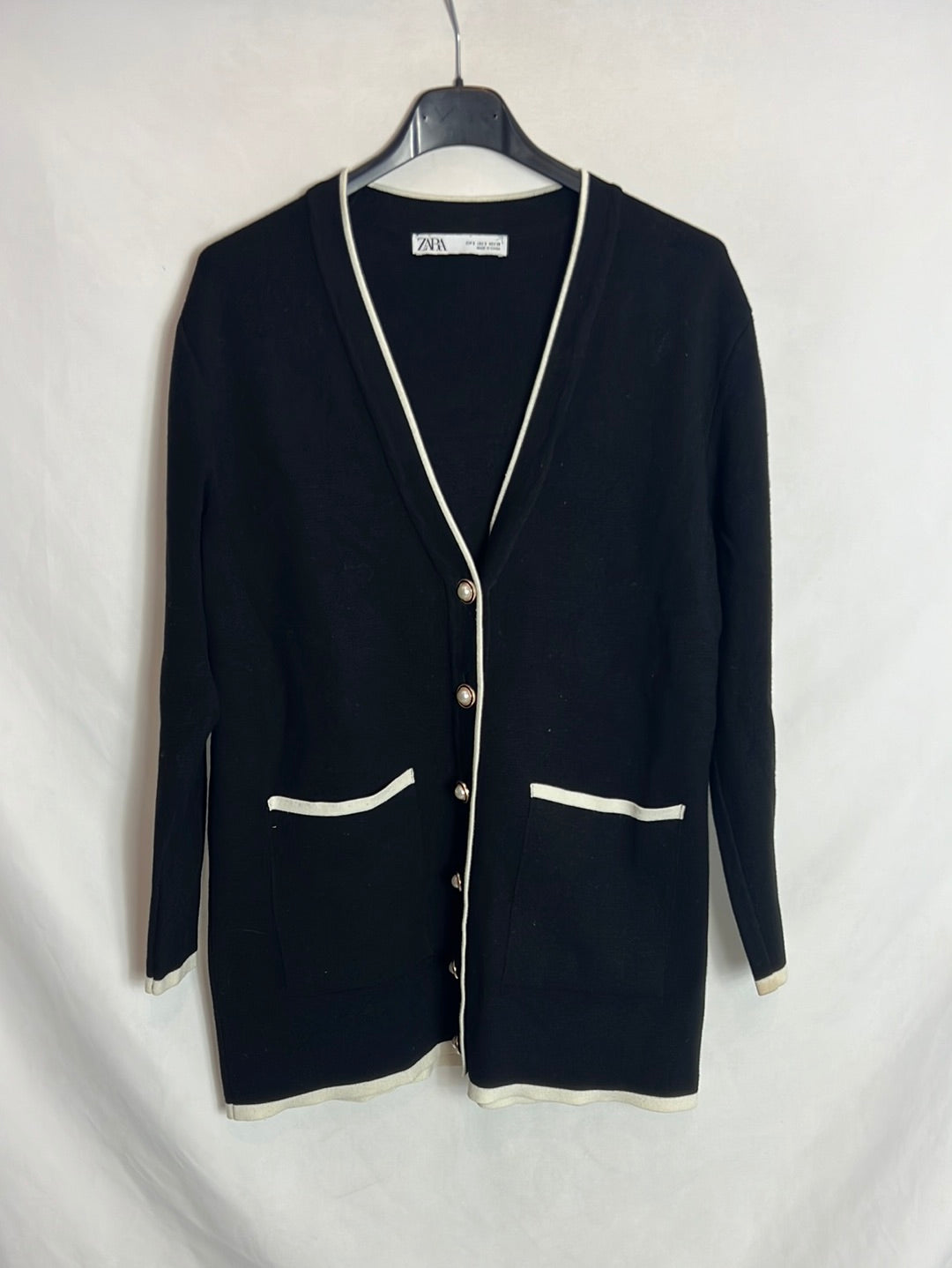 ZARA. Cárdigan negro botones T.s