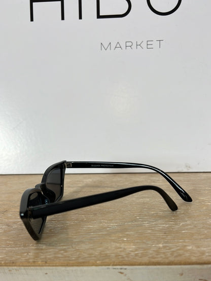 OTRAS. Gafas de sol negras ojo de gato