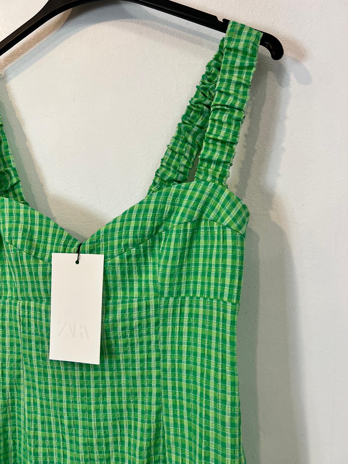 ZARA. Vestido corto cuadros verde