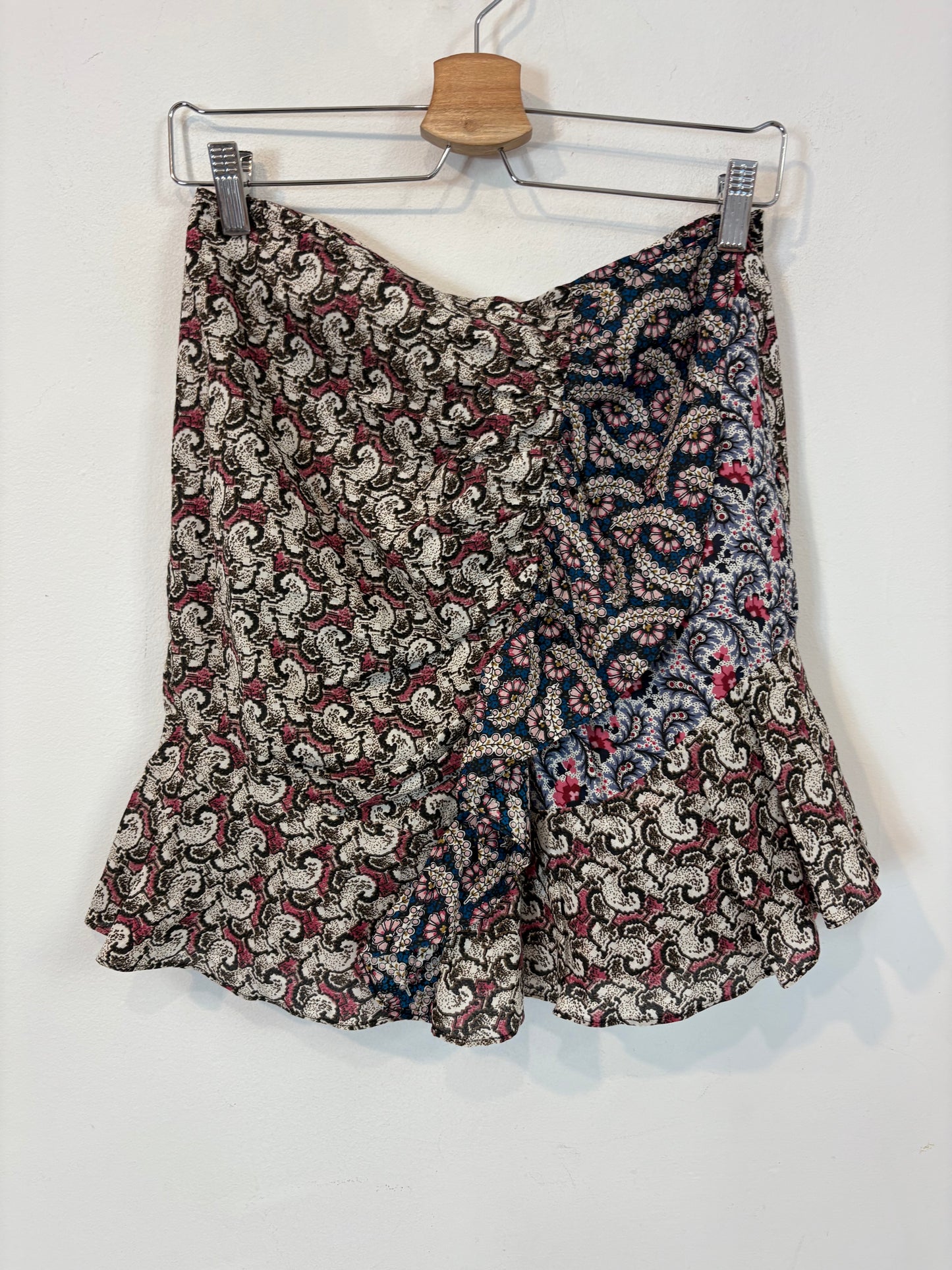 ISABEL MARANT. Falda corta estampada volante