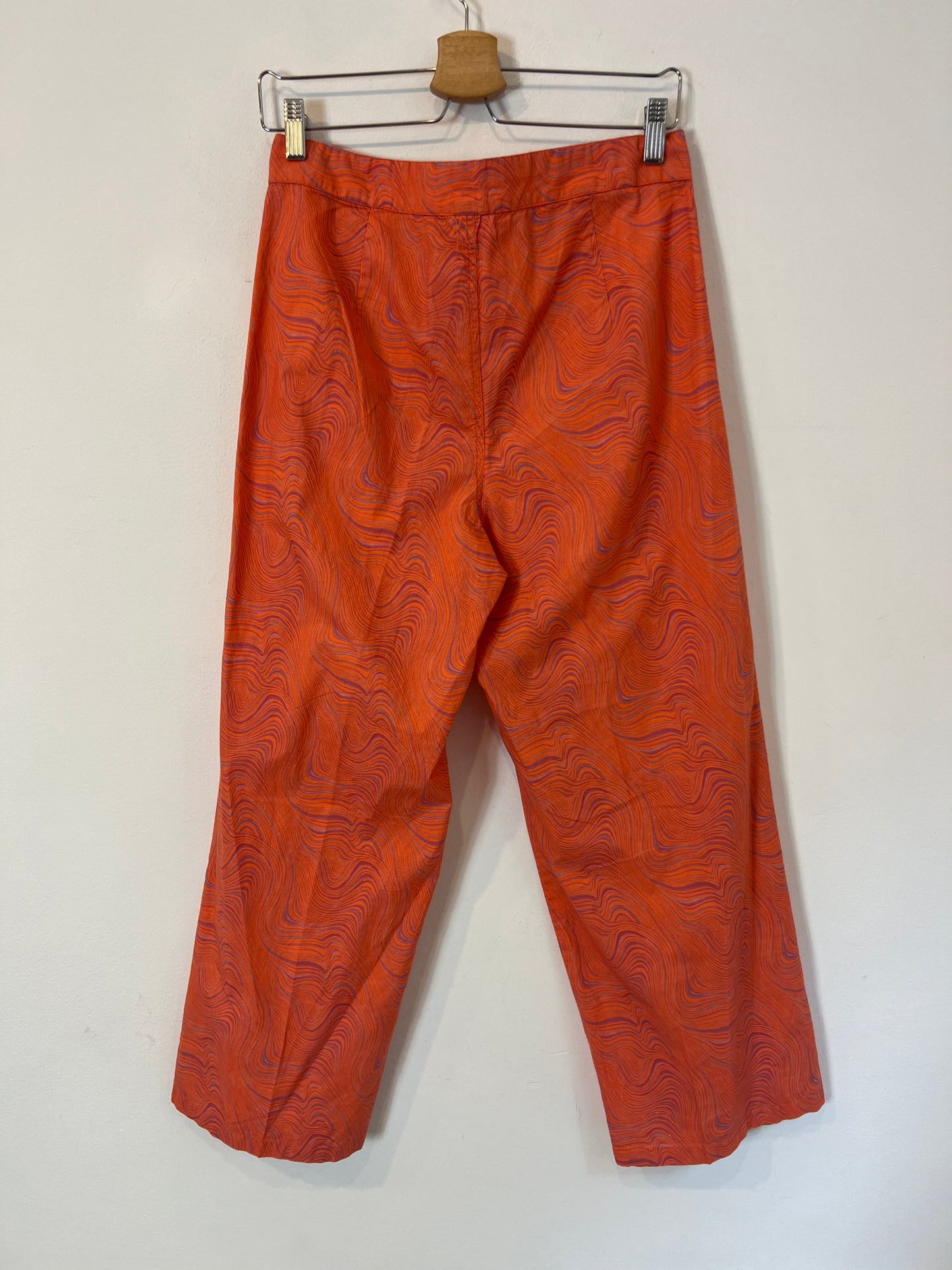 NÍCOLI. Pantalón ligero estampado retro. T 40