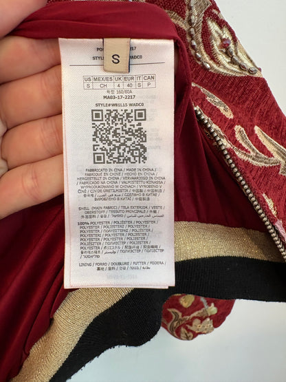 GUESS. Chaqueta burdeos detalles. T S