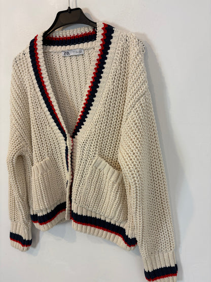 ZARA. Chaqueta punto beige rayas