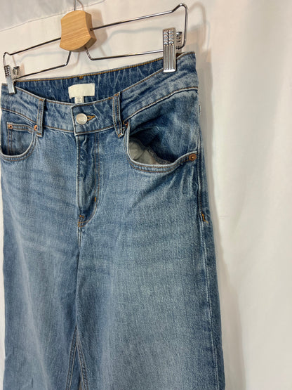 H&amp;M. Wide-leg denim. Size 40